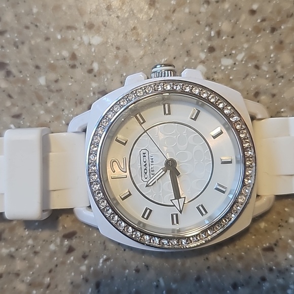 Watch - Picture 2 of 4